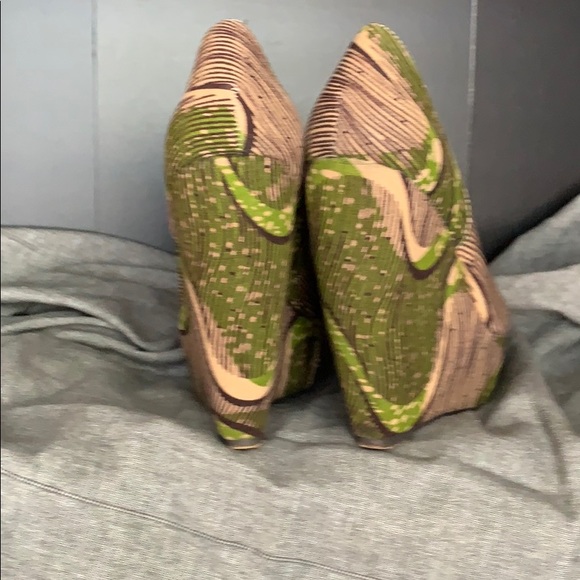 Also wedge - Picture 3 of 4